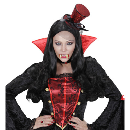 Šviečiančios tamsoje vampyro iltys